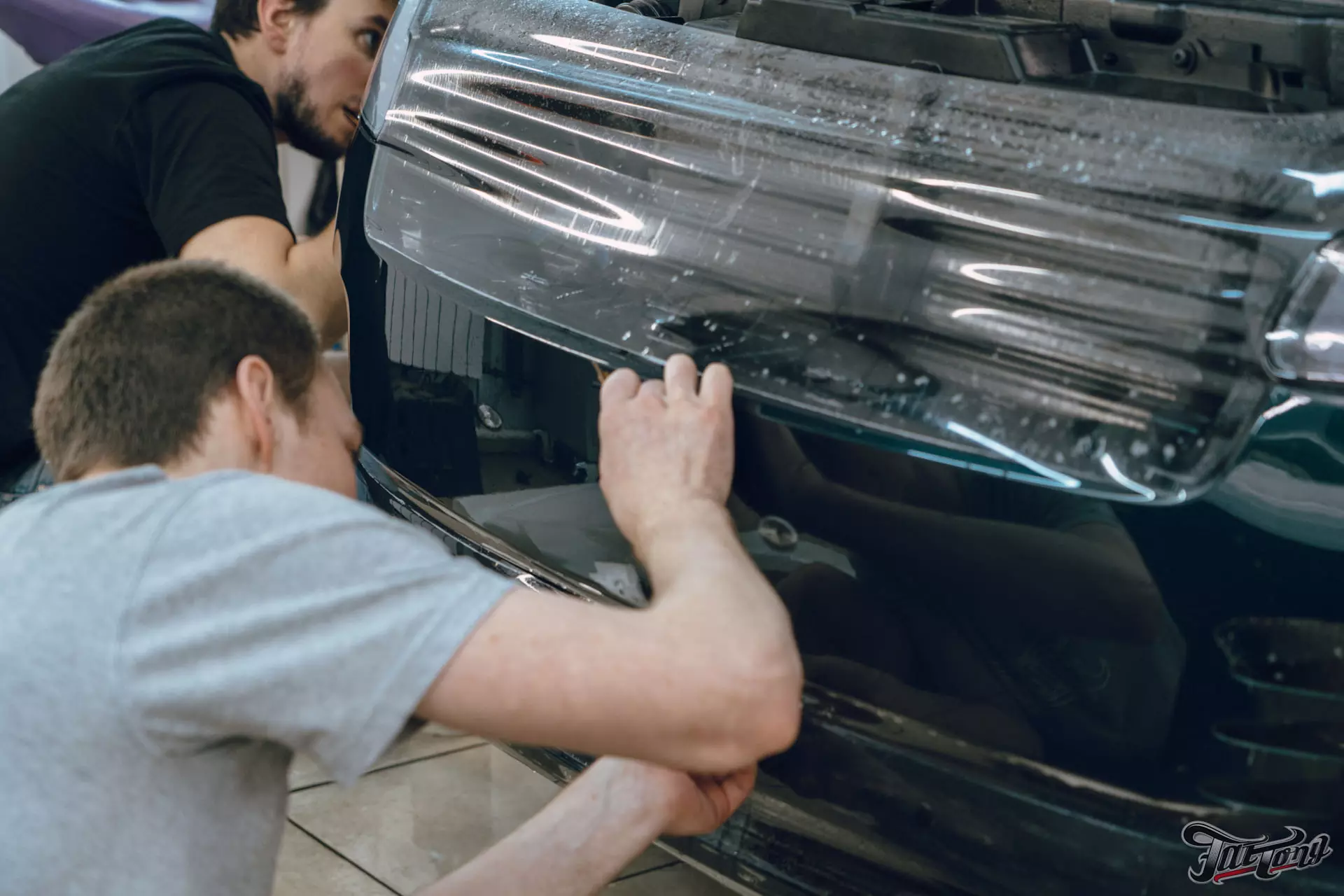 Land Rover Range Rover Autobiography. Оклейка в глянцевый полиуретан
